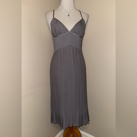 Catherine Malandrino Dresses & Skirts - Catherine Malandrino Gray Sleeveless V-Neck Midi Dress,Size-8
